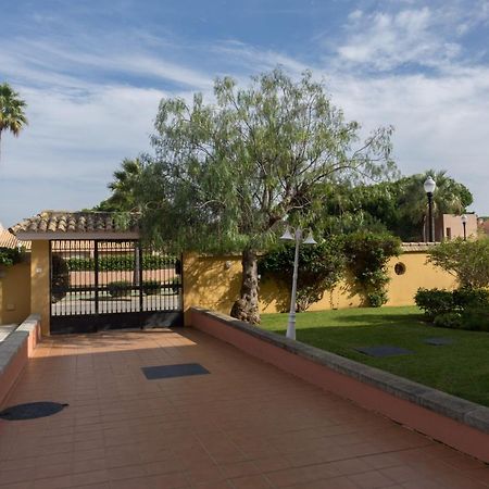 Apartamento Pink Mariposas Chiclana de la Frontera Exteriör bild
