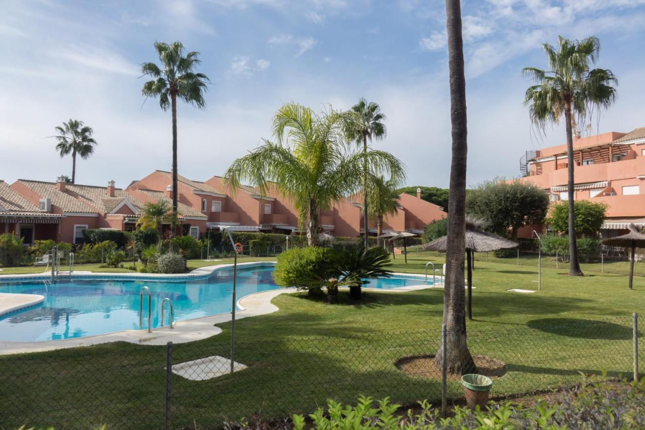 Apartamento Pink Mariposas Chiclana de la Frontera Exteriör bild