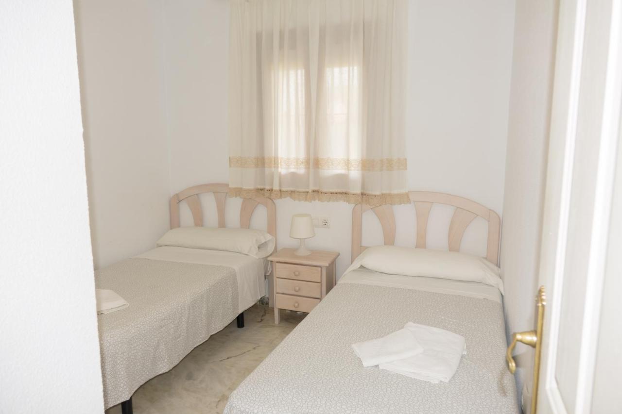 Apartamento Pink Mariposas Chiclana de la Frontera Exteriör bild