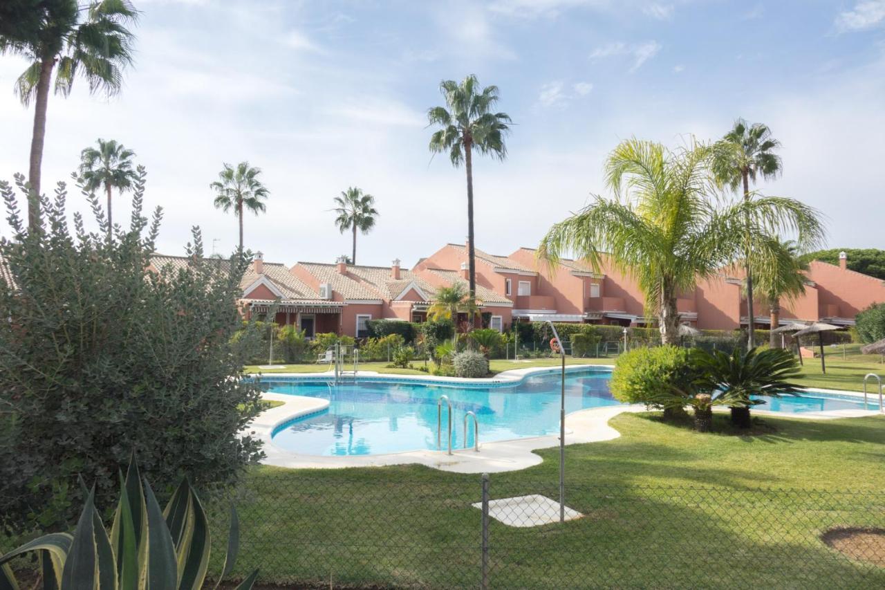 Apartamento Pink Mariposas Chiclana de la Frontera Exteriör bild