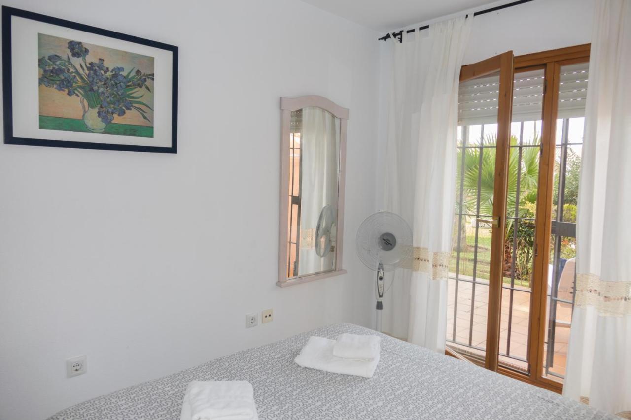 Apartamento Pink Mariposas Chiclana de la Frontera Exteriör bild
